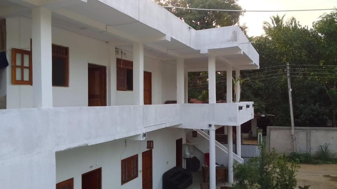 Hotel 4U Udawalawe Exterior foto