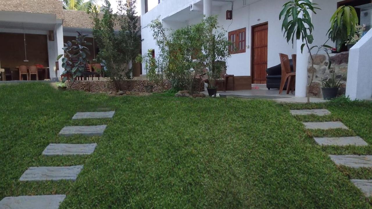 Hotel 4U Udawalawe Exterior foto